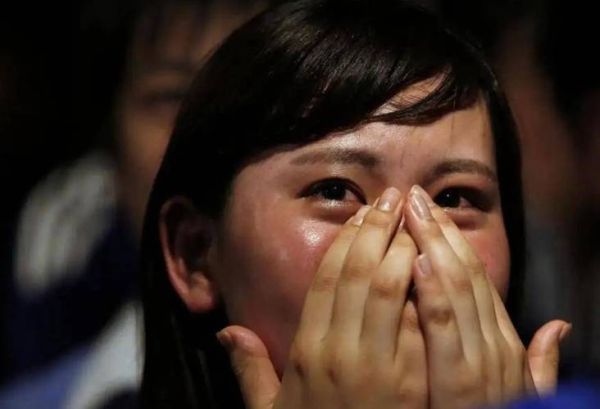 梦到与死人对话_意味着什么