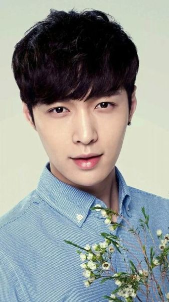 张艺兴图片大全_哪里找高清无水印