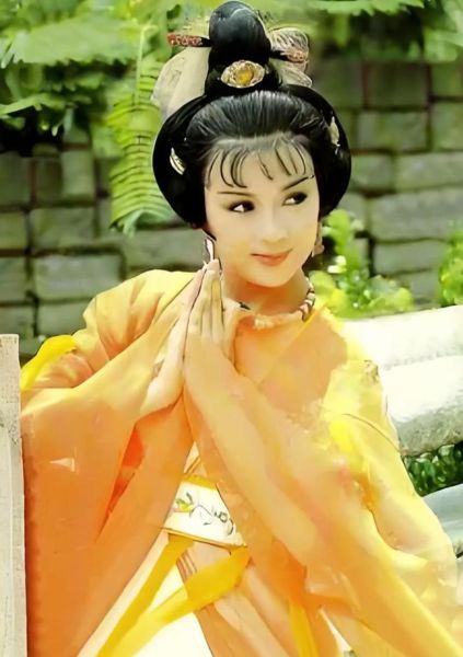 冯宝宝武则天_谁演得更经典