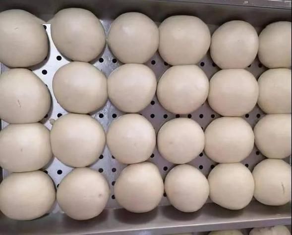 梦到好多馒头是什么意思_梦见大量馒头预示什么