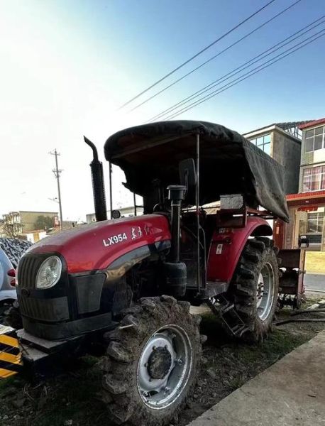 拖拉机图片大全大图_高清拖拉机型号有哪些