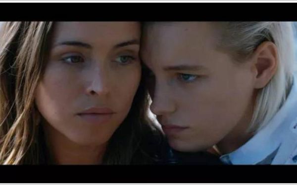 她唇之下迅雷下载_她唇之下高清资源在哪找