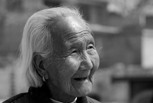 梦到死人了有什么兆头_梦见死人预示什么