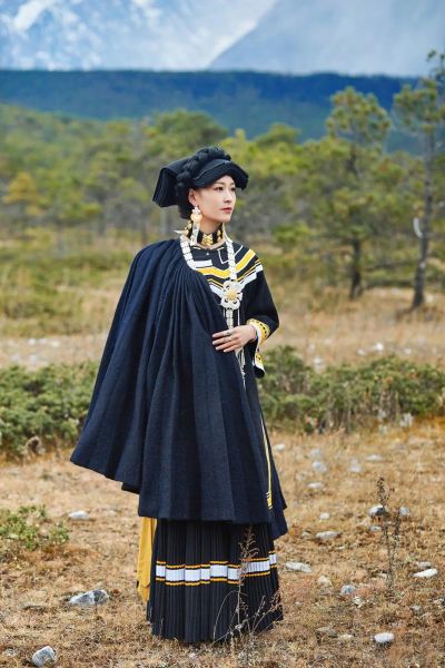 彝族图片大全哪里找_彝族服饰图片怎么拍