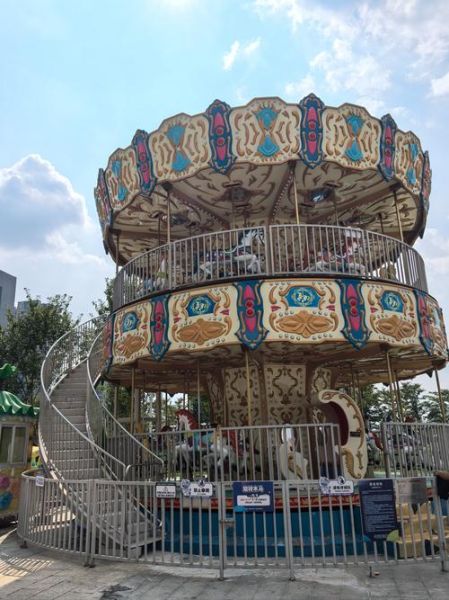 旋转木马图片大全_高清壁纸哪里找