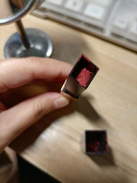 梦到口红是什么意思_梦见口红断了好不好