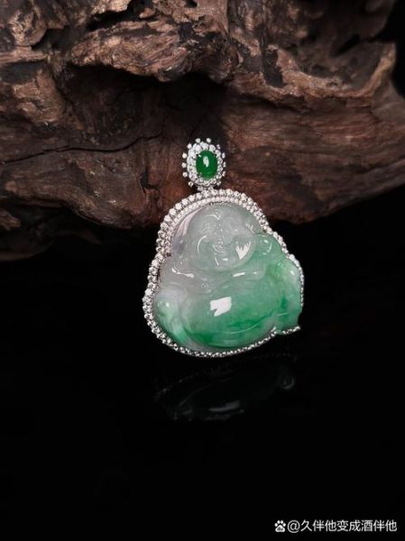 梦到玉佛是什么意思_梦见玉佛吊坠预示什么