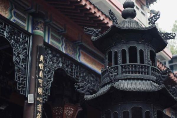 梦到去庙里是什么意思_梦见去寺庙拜神好吗