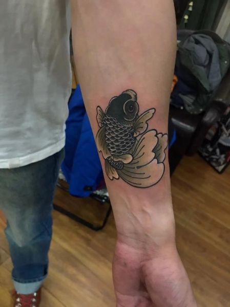 鱼纹身图案大全图片_鱼纹身有什么寓意