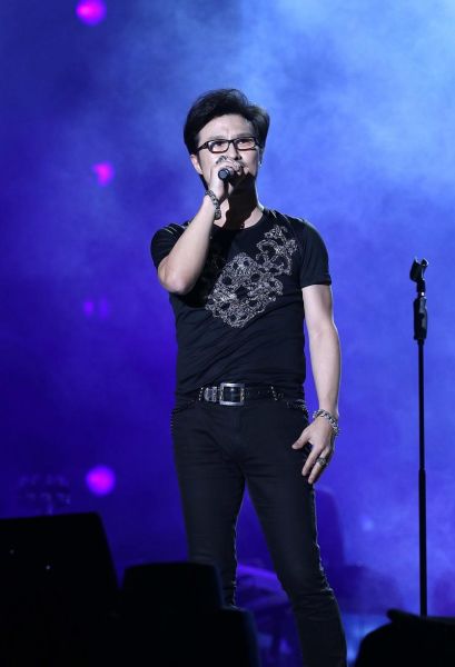 汪峰图片大全_哪里能找到高清图