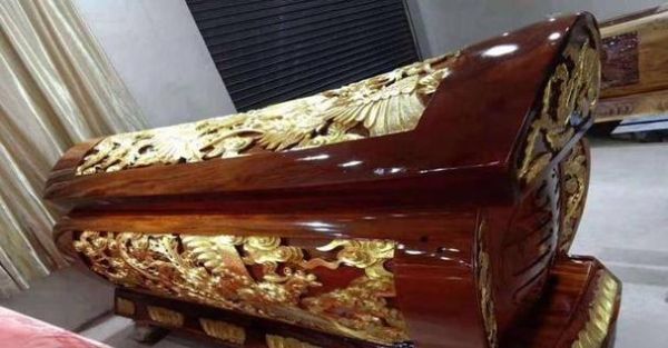 梦到棺材是什么意思_梦见棺材好不好