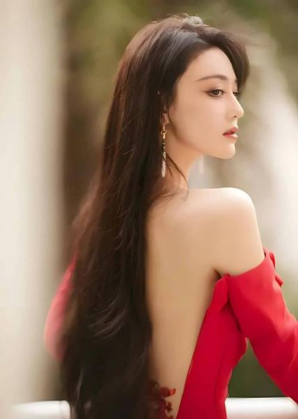 张馨予图片大全哪里找_张馨予高清壁纸怎么下载