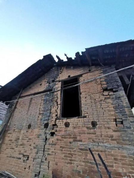 梦到老家房子是什么意思_梦见老房子倒塌预示什么