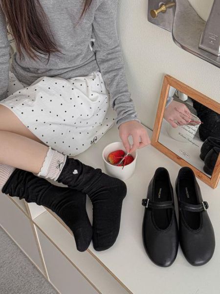 好看的袜子图片大全_如何搭配袜子显腿长