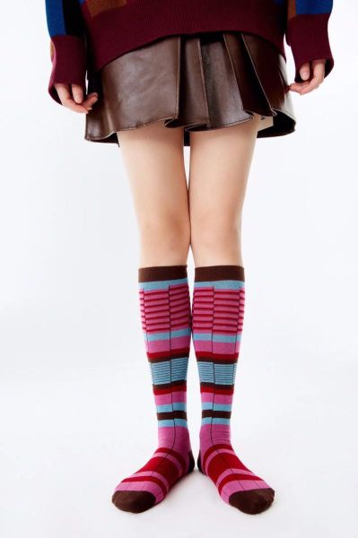 好看的袜子图片大全_如何搭配袜子显腿长