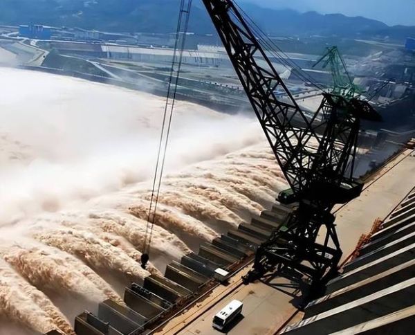 梦到大坝是什么意思_梦见大坝倒塌代表什么