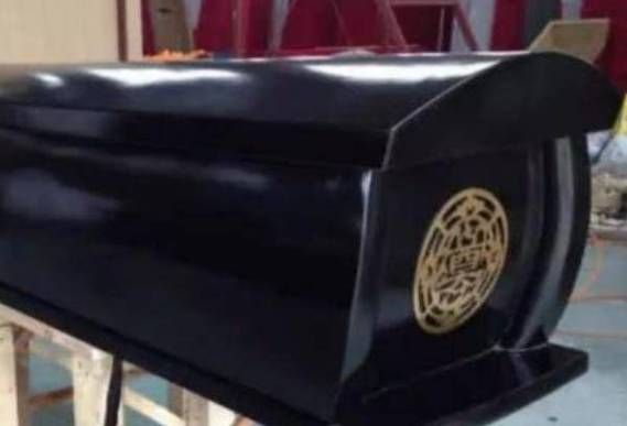 梦到黑色棺材是什么意思_梦到黑色棺材预示什么