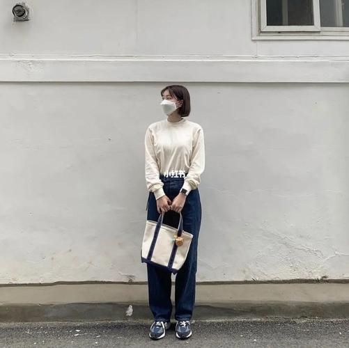 帆布包图片大全_帆布包怎么搭配衣服