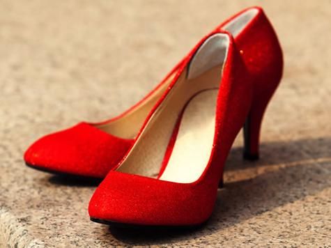 梦到红鞋是什么意思_梦见红鞋预示什么