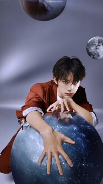 易烊千玺图片大全_如何找到高清无水印资源