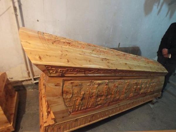 梦到棺材是什么预兆_梦见棺材好不好