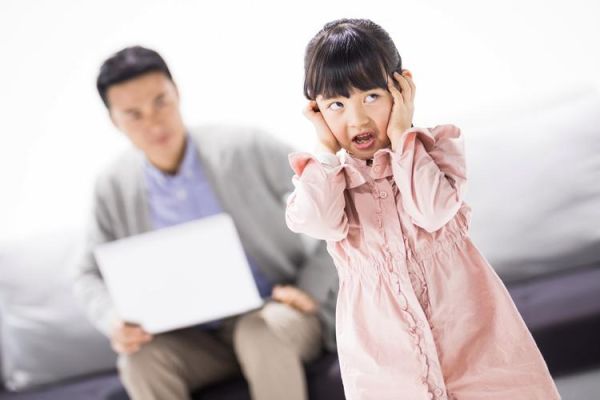 梦到和父亲吵架是什么意思_梦见和爸爸吵架怎么化解