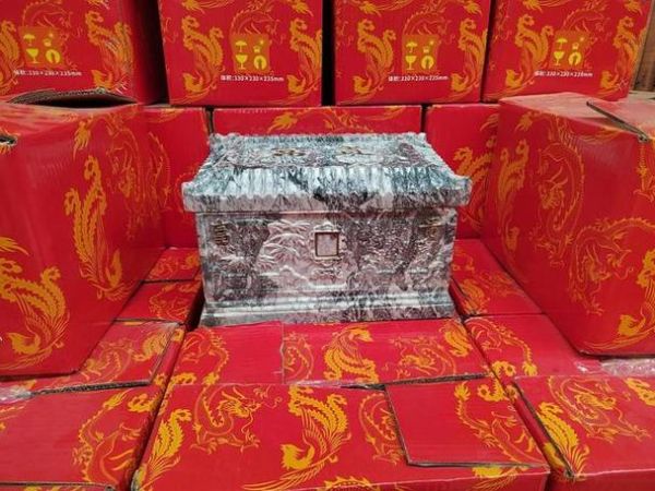 梦到骨灰是什么意思_梦到骨灰盒代表什么