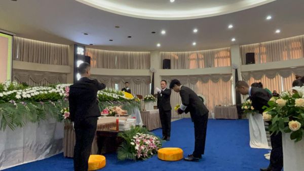 梦到葬礼是什么意思_梦见参加葬礼代表什么