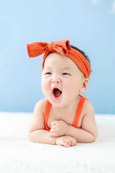 一逗就笑的宝宝智商高吗_如何判断婴儿智力水平