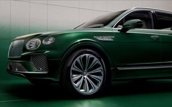 宾利车图片大全大图哪里找_宾利高清壁纸怎么下载