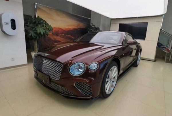 宾利车图片大全大图哪里找_宾利高清壁纸怎么下载