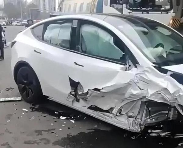 梦到别人开车是什么意思_梦见别人开车失控怎么办