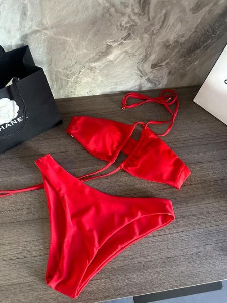 红色比基尼迅雷下载_红色比基尼哪里能看高清