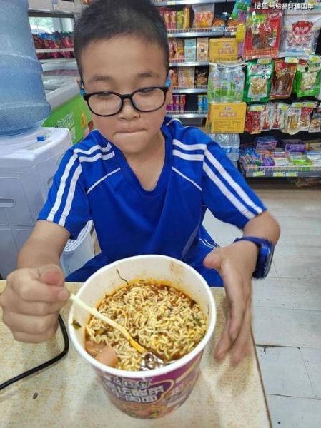 梦到吃泡面_梦见吃泡面是什么意思