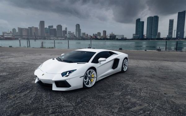 跑车图片大全大图_高清壁纸怎么找